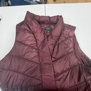 Susan Graver Weekend Quilted Puffer Vest Burgundy Shawl Collar Sleeveless